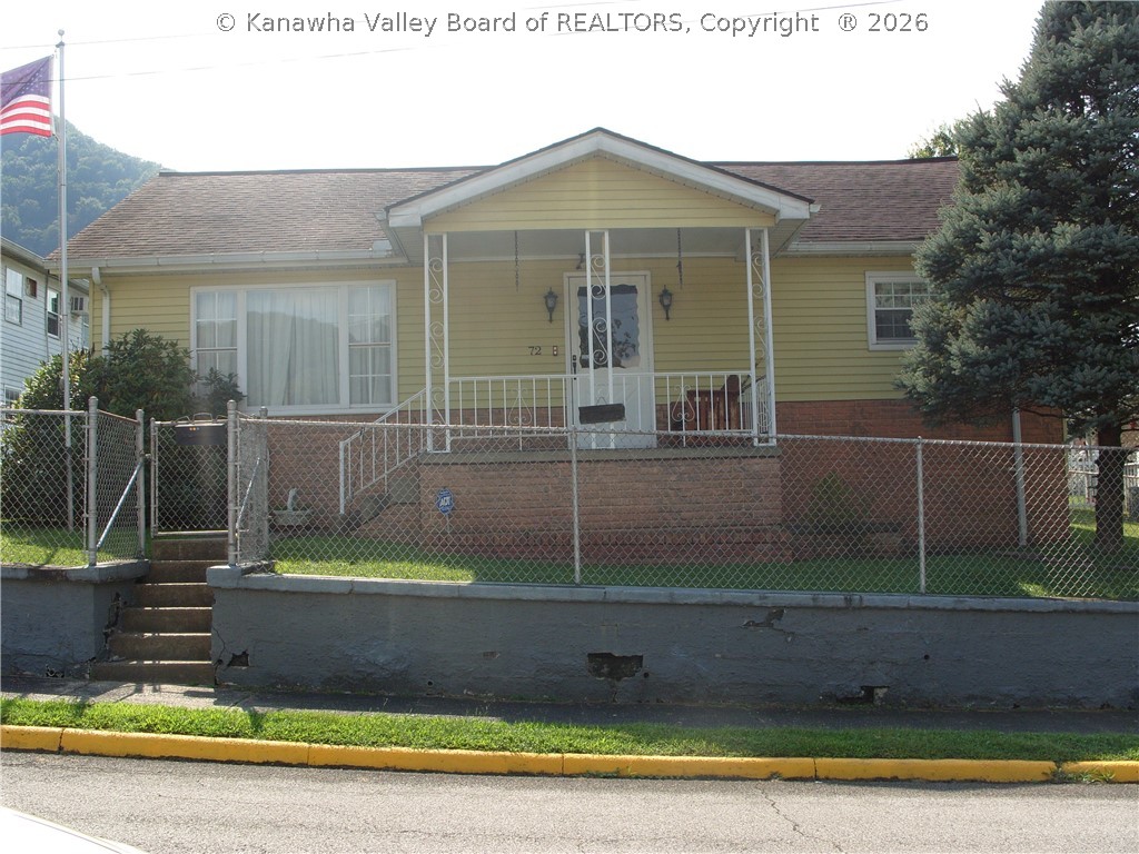 72 Howard Avenue — photo
