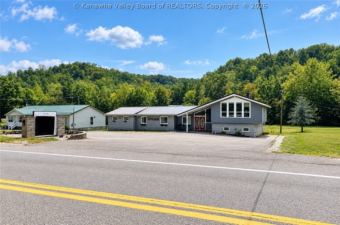 5570 US Rt 60 — photo