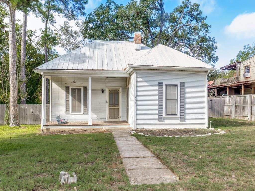 413 E College St 6 — photo