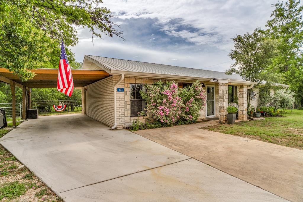 103 Amber Dr. 9 — photo