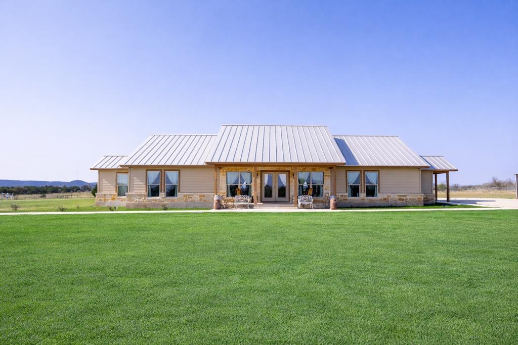 5025 N Hwy 16 — photo