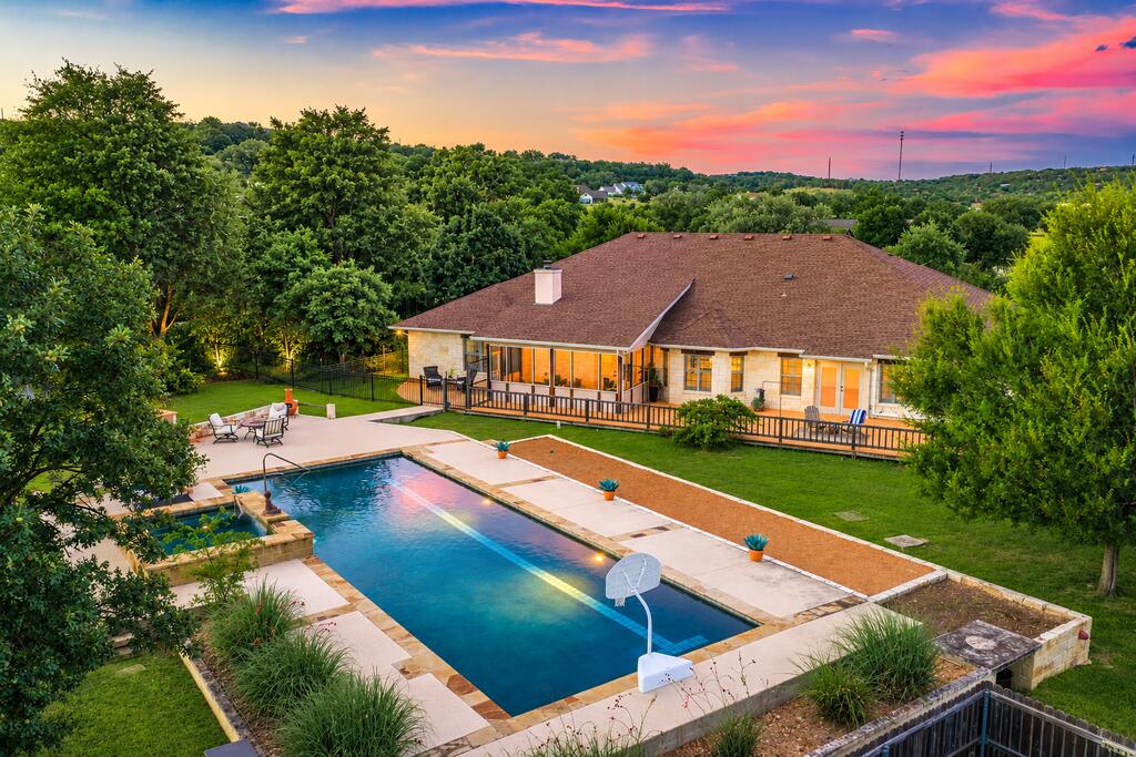 140 Oakhampton Trail 18-R — photo