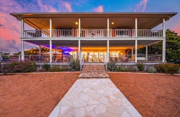 208 S Valley View Dr — photo