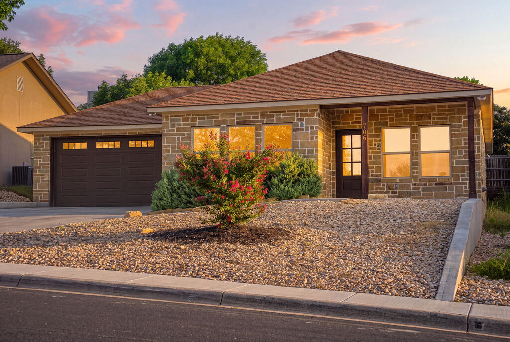 706 Oak Valley Dr — photo