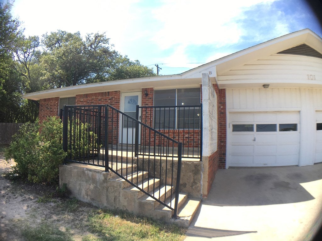 101 B Ranchero Rd, Kerrville, TX 78028 — photo 3