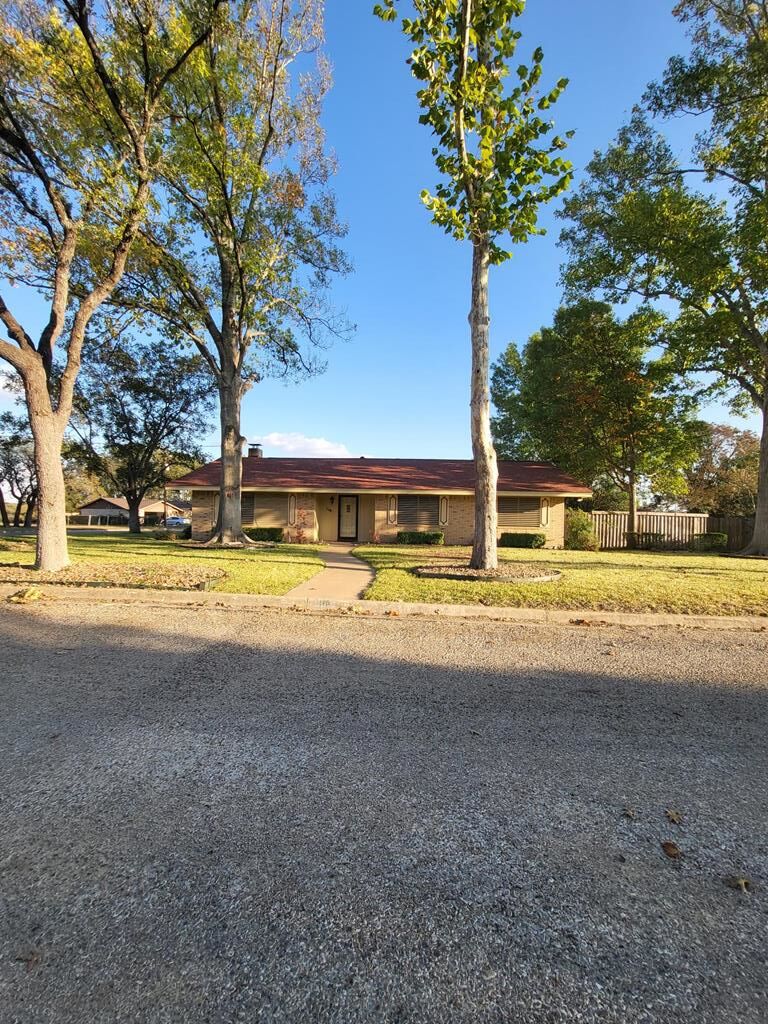 119 Wedgewood Lane — photo