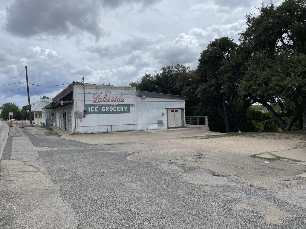 2507 Memorial Blvd — photo