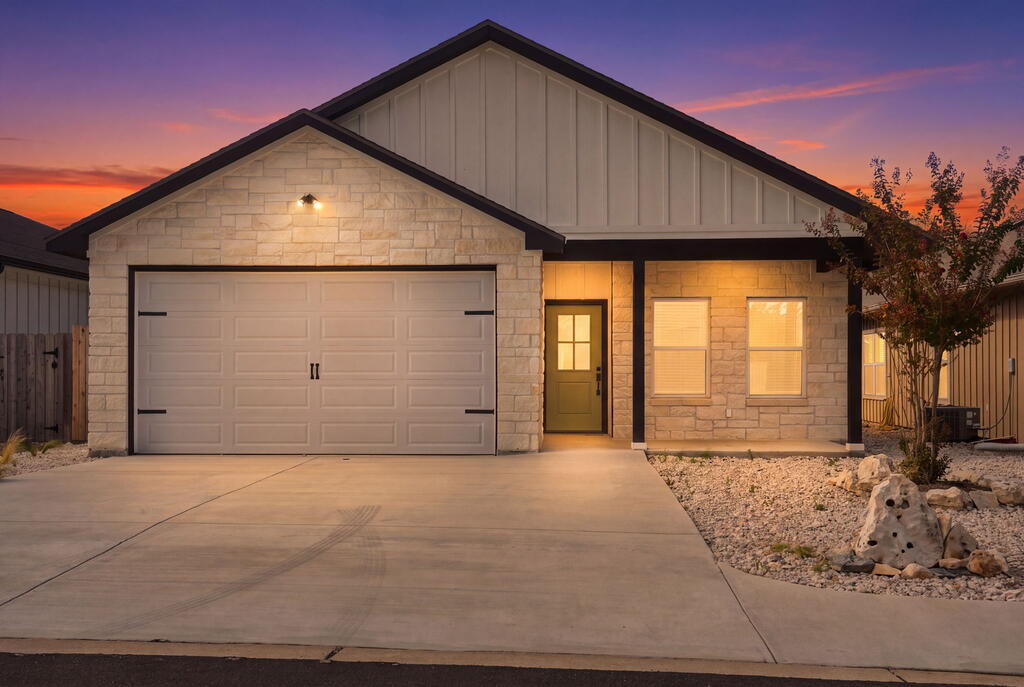 1012 Creswell Ln — photo