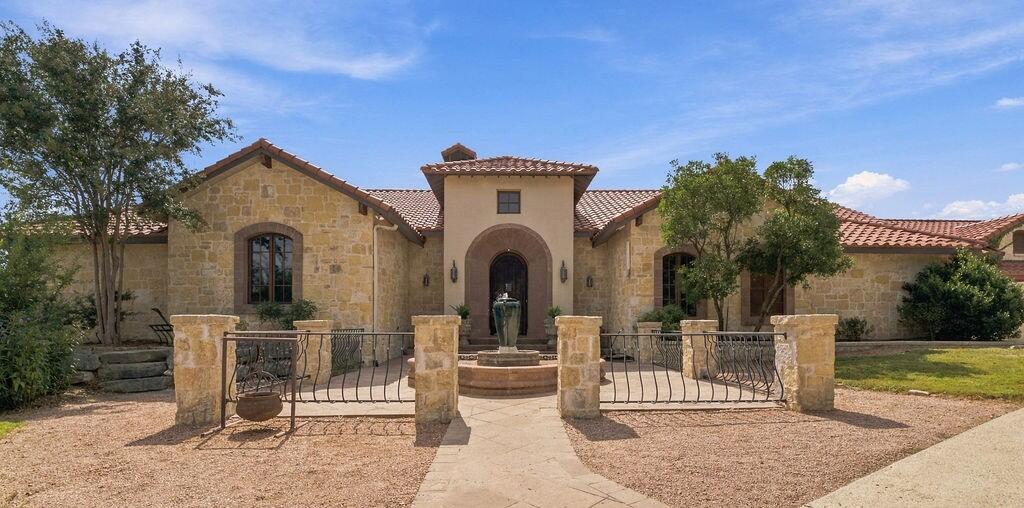 370 Ranch House Rd 2, Kerrville, TX 78028 — photo 3