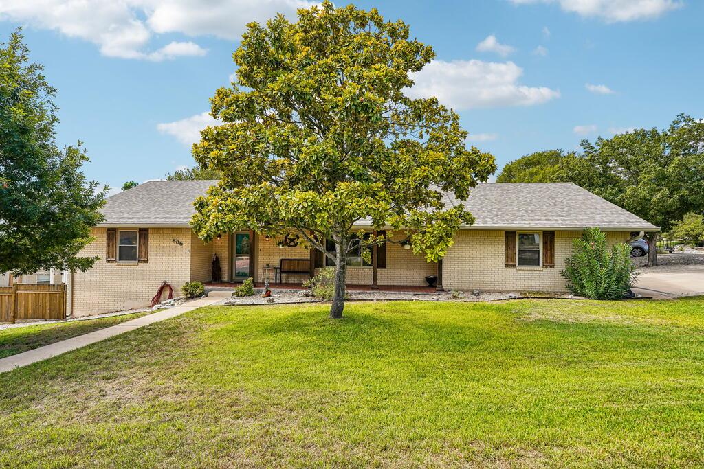 806 Alamo Dr 3 — photo