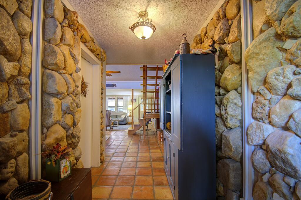 9 E River Oaks Lane 9, Ingram, TX 78025 — photo 2