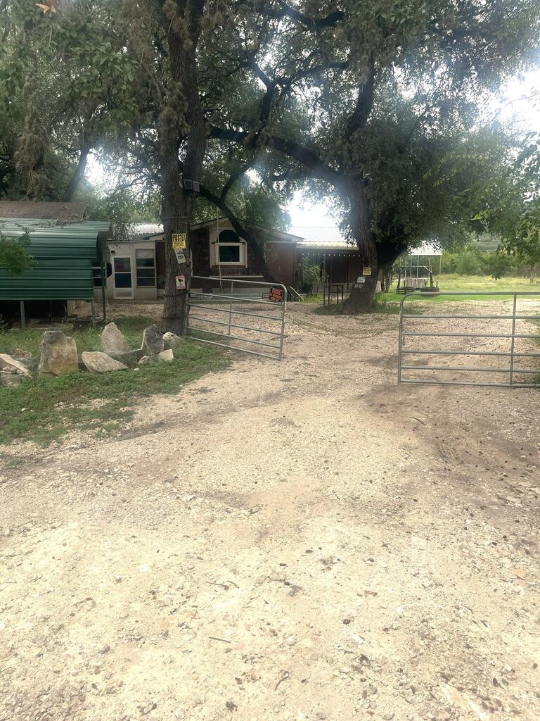 98 E Pendley Rd 36, Leakey, TX 78873 — photo 2