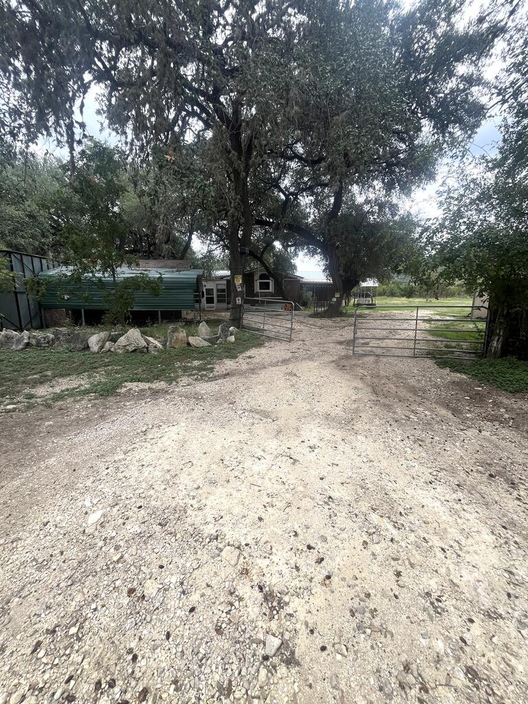 98 E Pendley Rd 36, Leakey, TX 78873 — photo 3