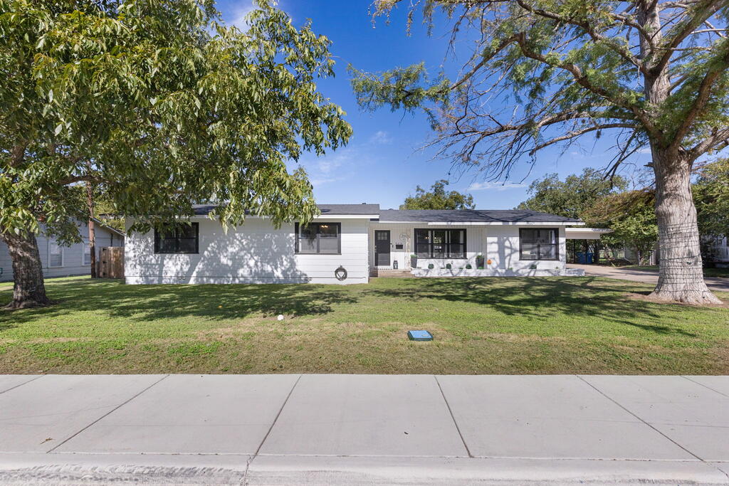 420 Westminster — photo
