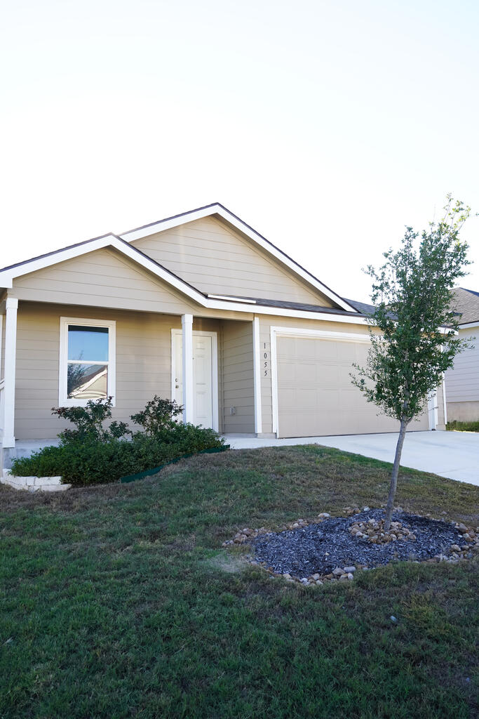 1055 Shutter Way 15 — photo