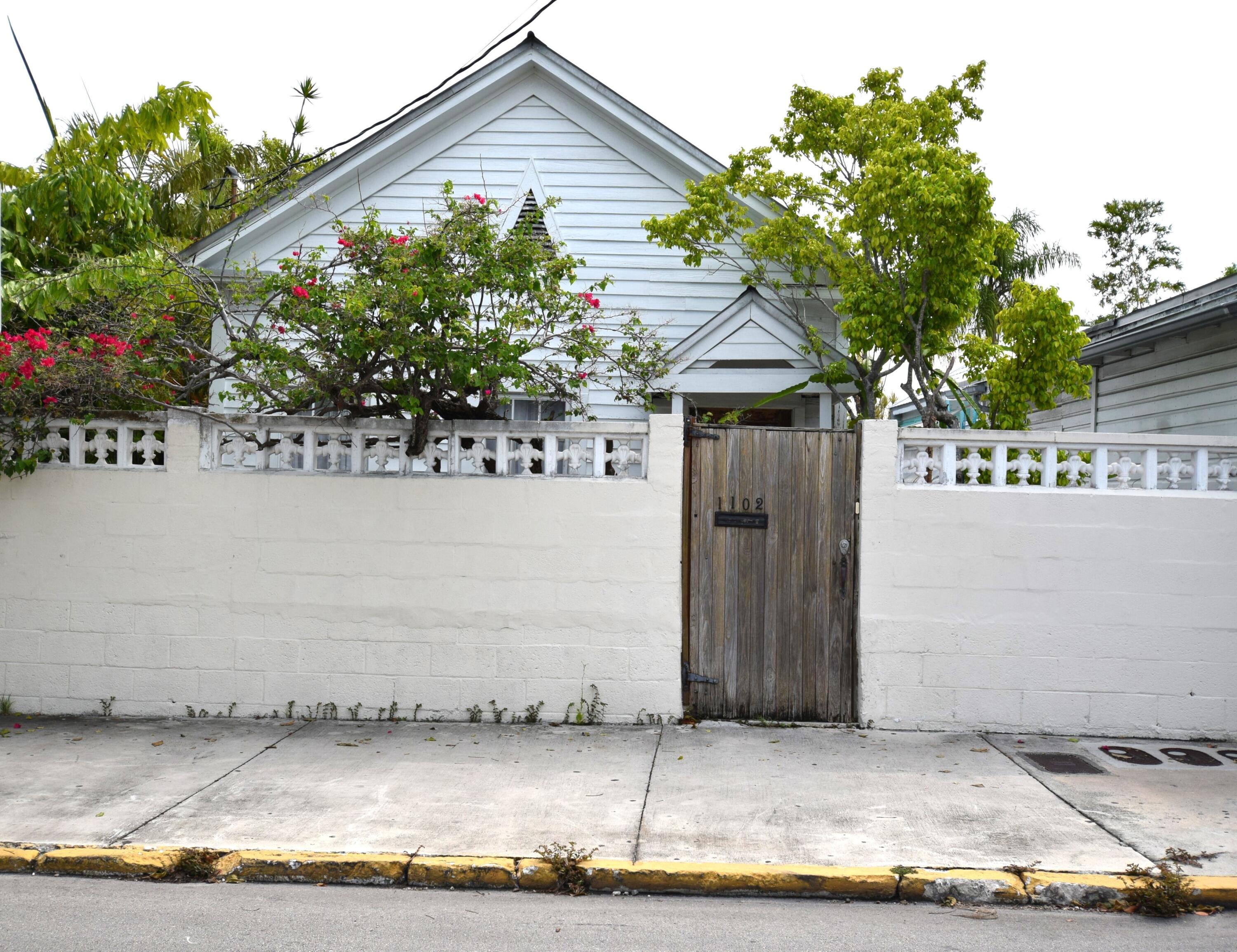 1102 Whitehead Street — photo
