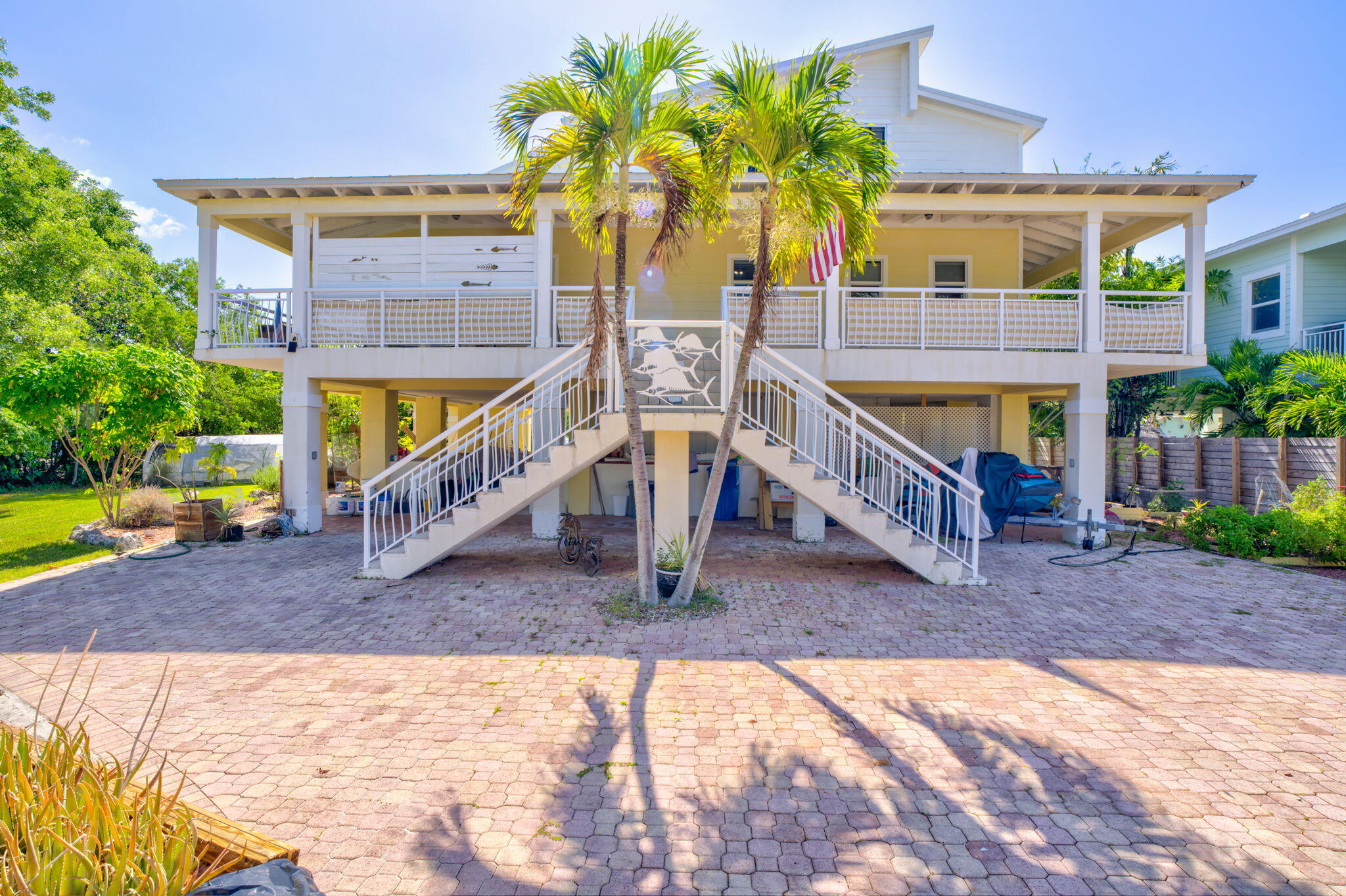 894 Ellen Drive — photo