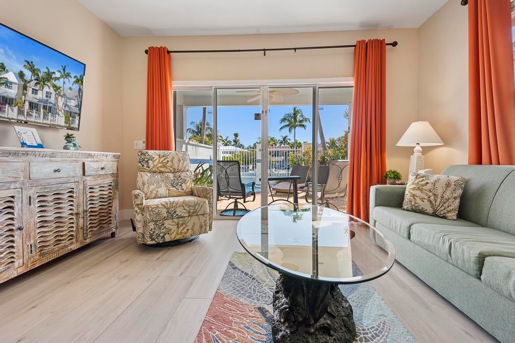 7031 Harbor Village Drive — photo
