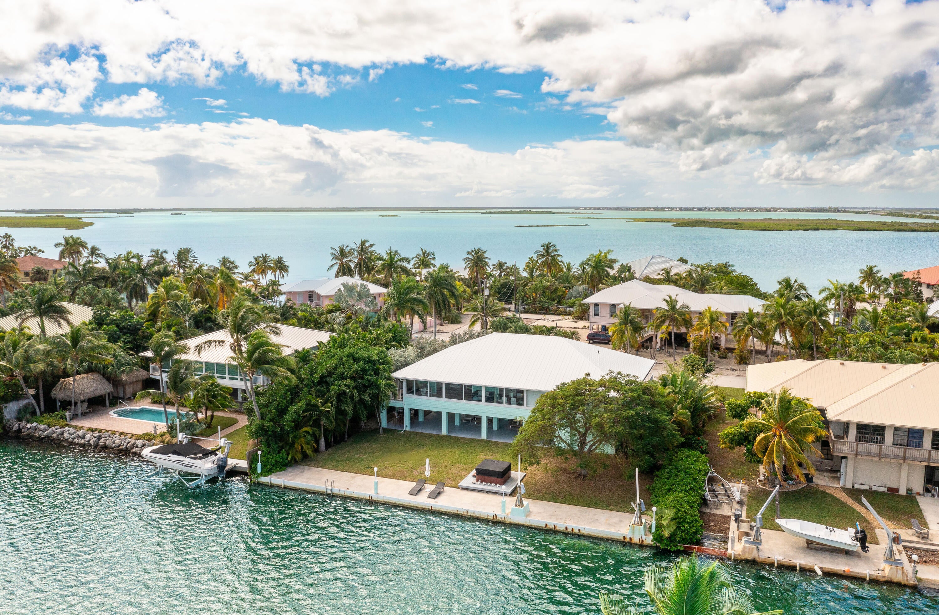 205 S Point Drive — photo