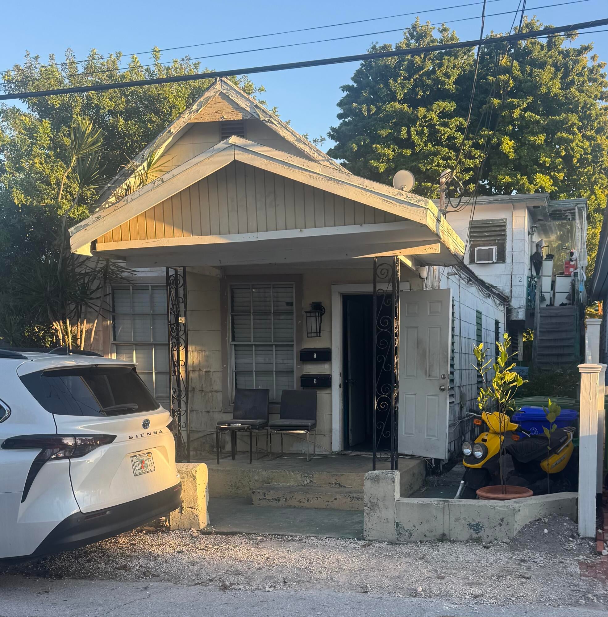 1432 Eliza Street — photo