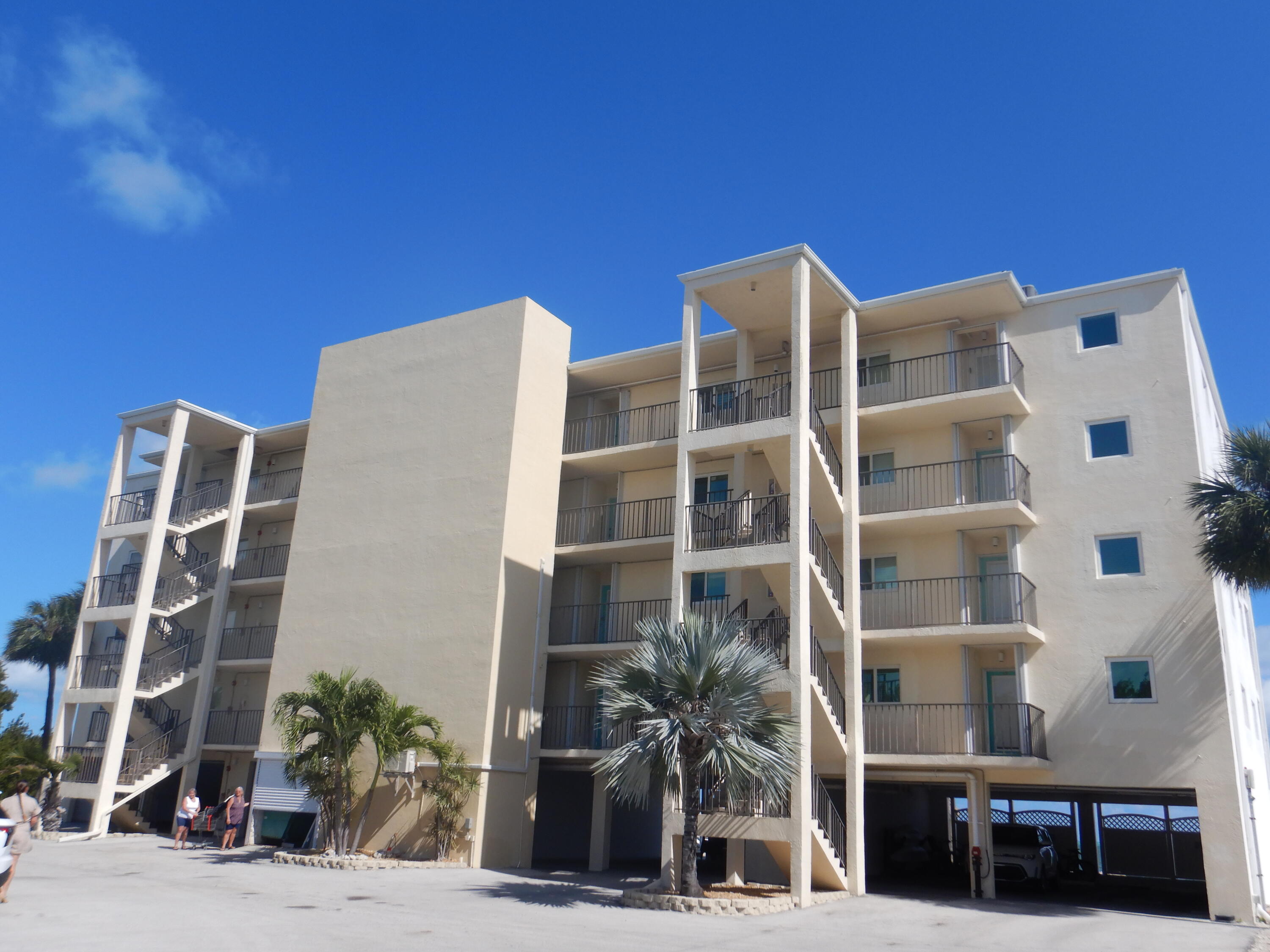 135 Coco Plum Drive Apt 3B — photo