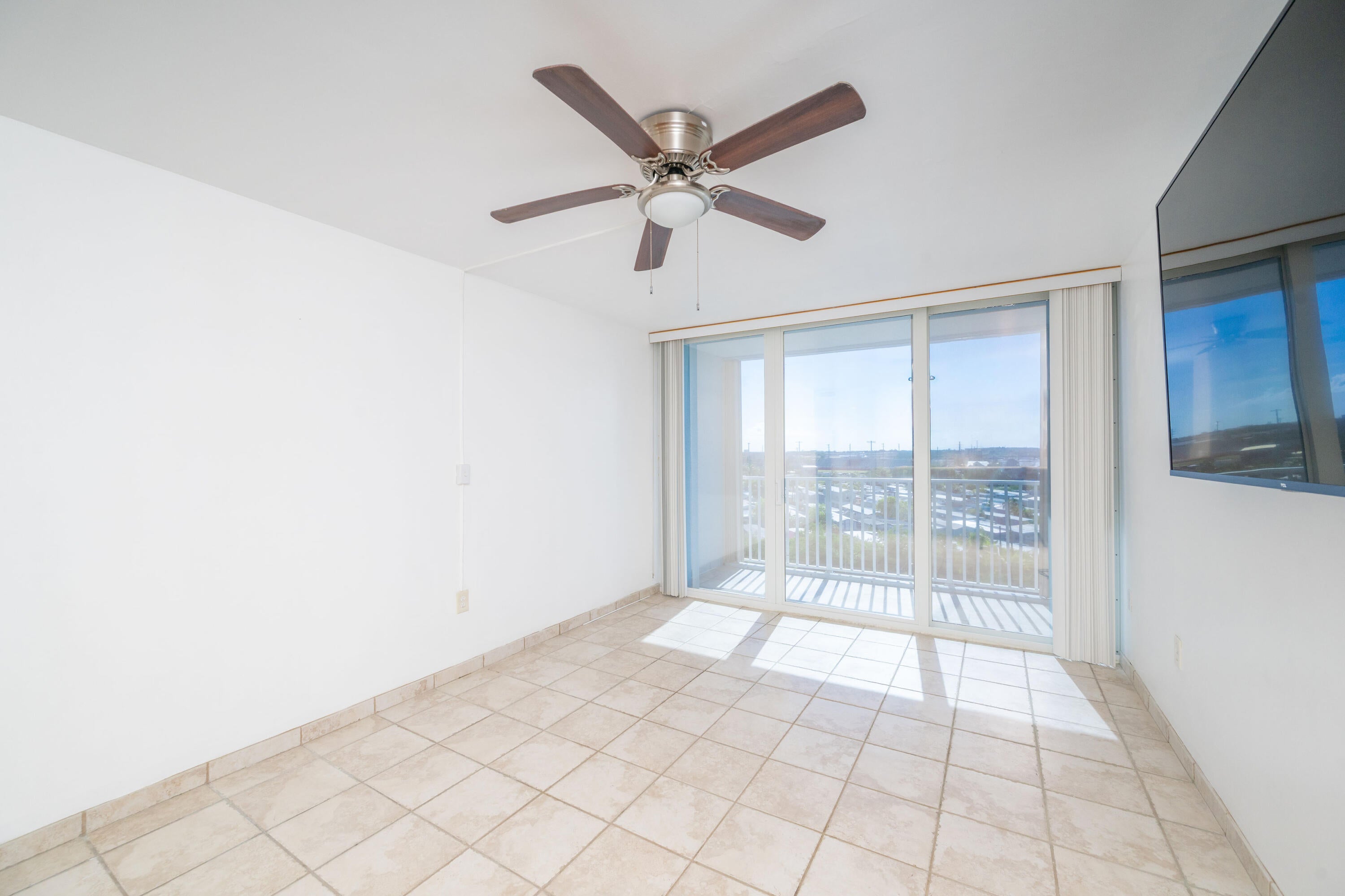 3312 Northside Drive Apt 712 — photo
