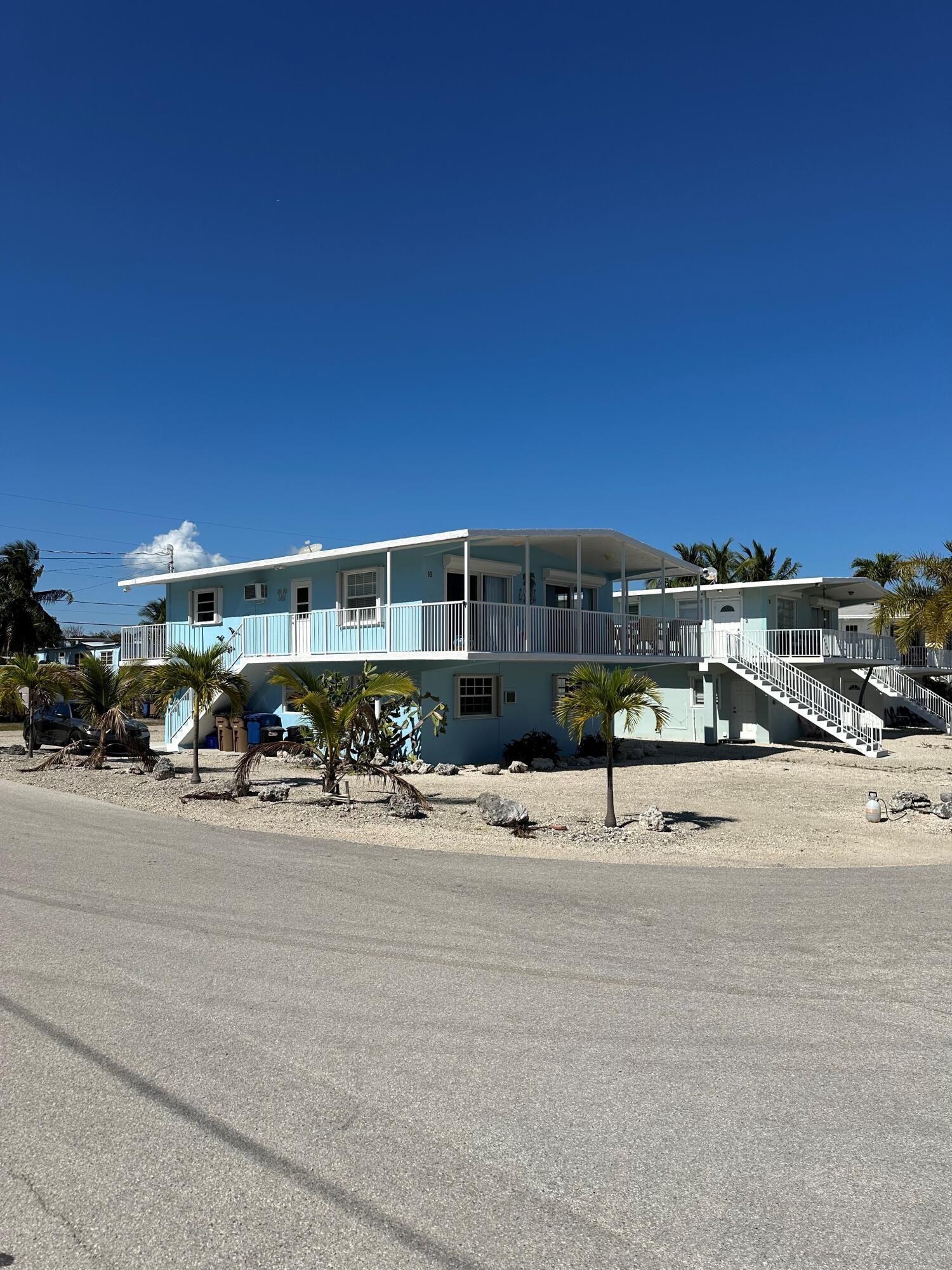 16 Shoreland Drive — photo