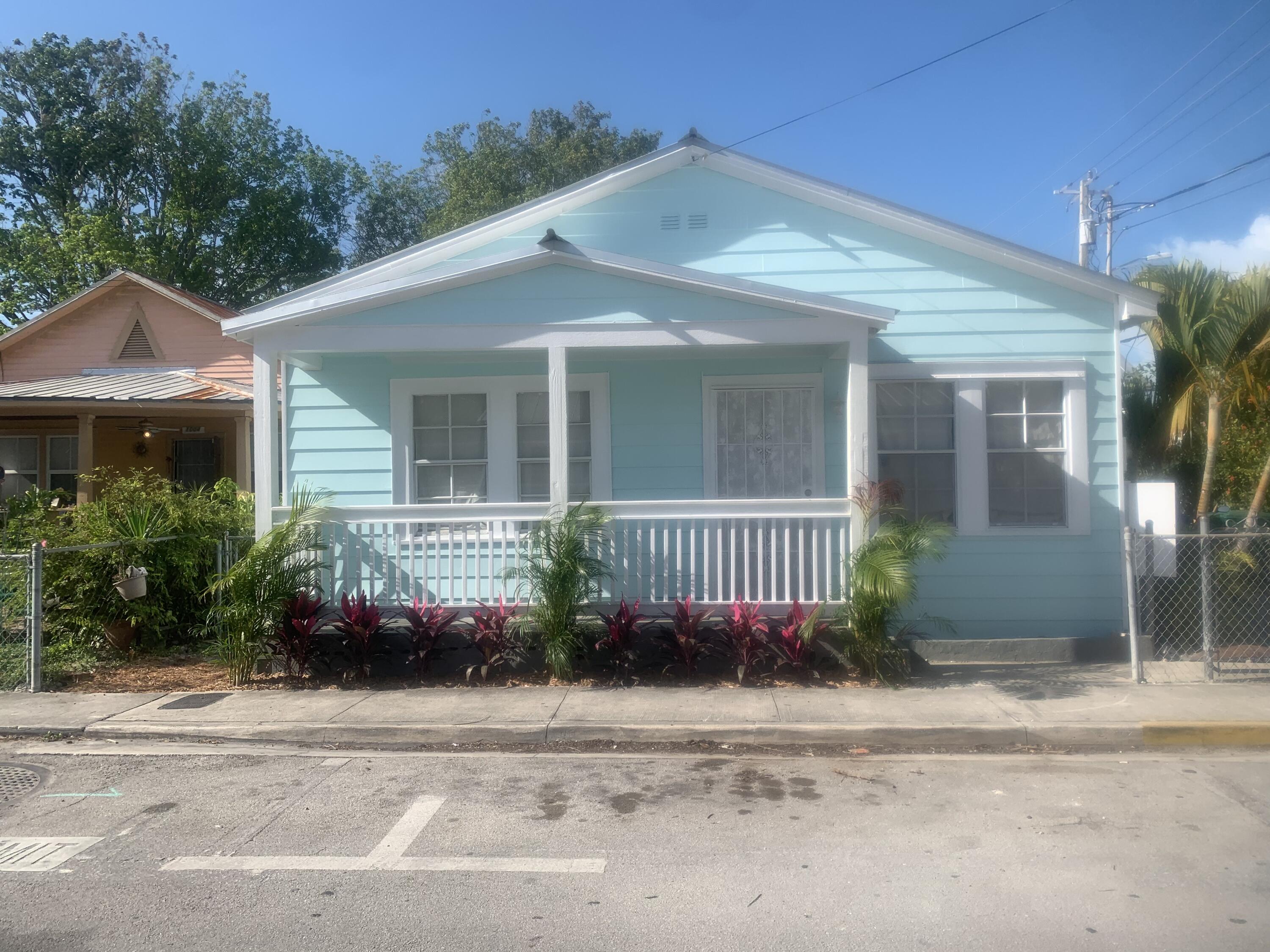 1002 Thomas Street — photo
