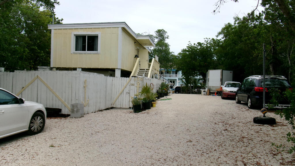 956 Shaw Drive — photo