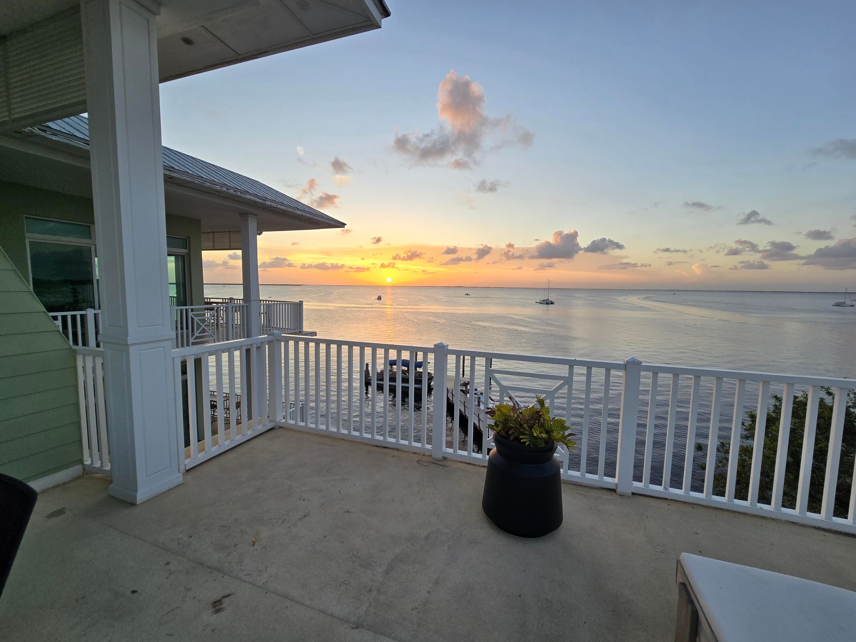 104000 Overseas Highway — photo