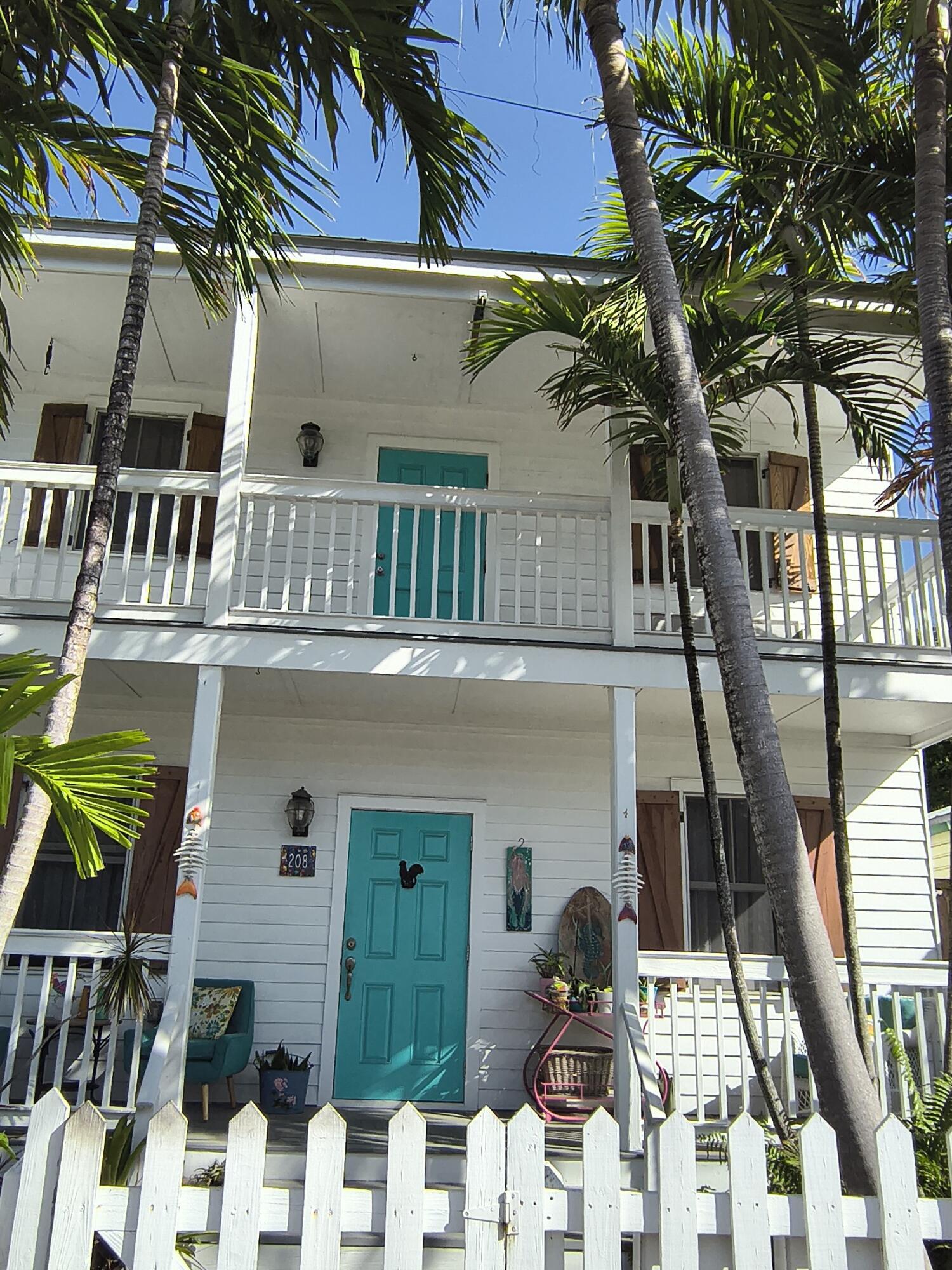 208 Olivia Street — photo