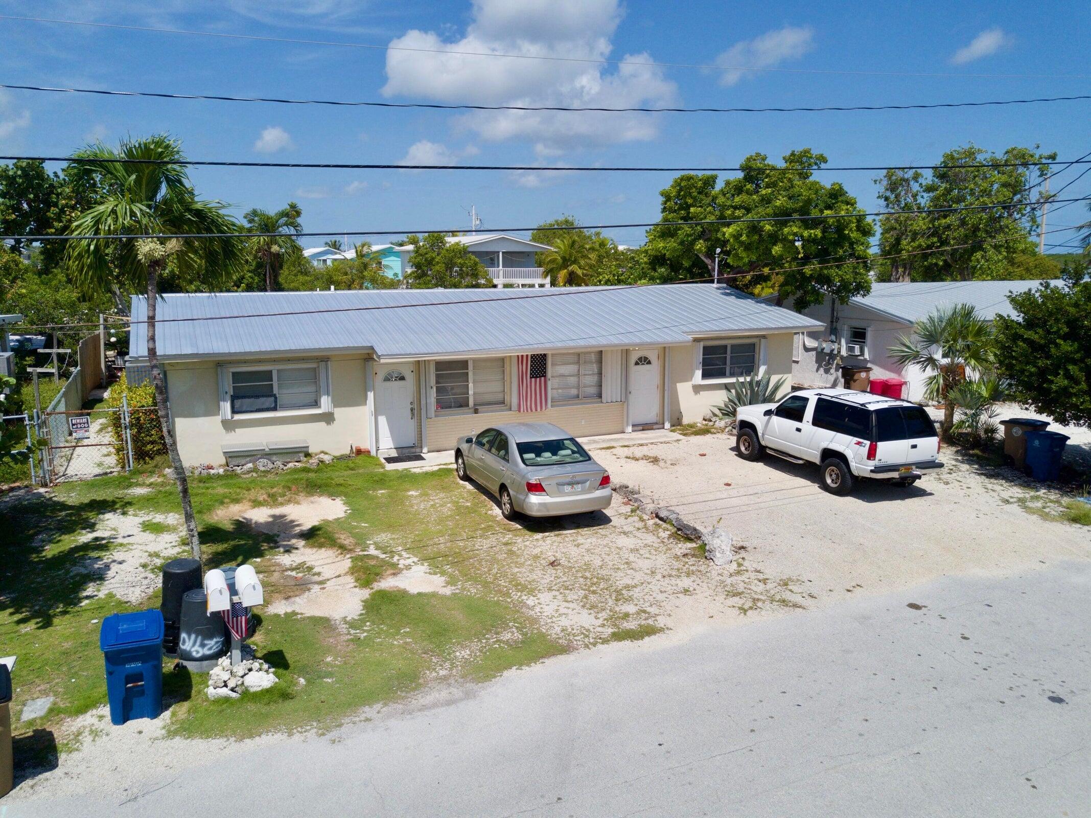 3962-3964 No Name Road — photo