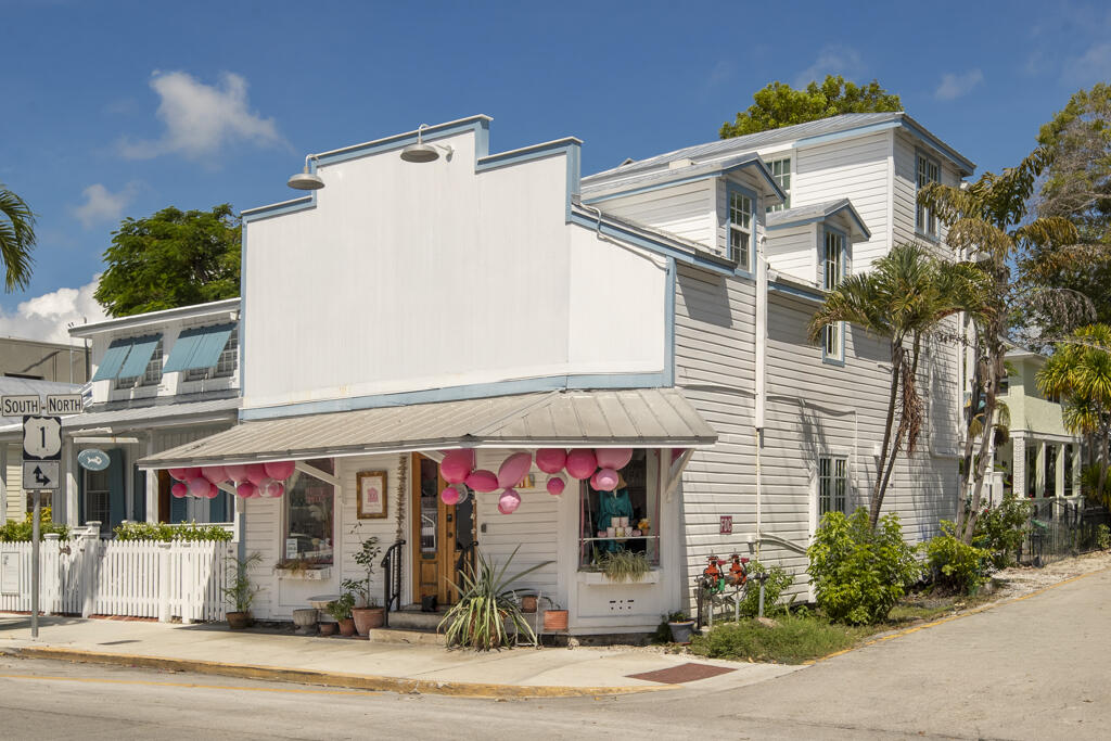 1011 Whitehead Street — photo