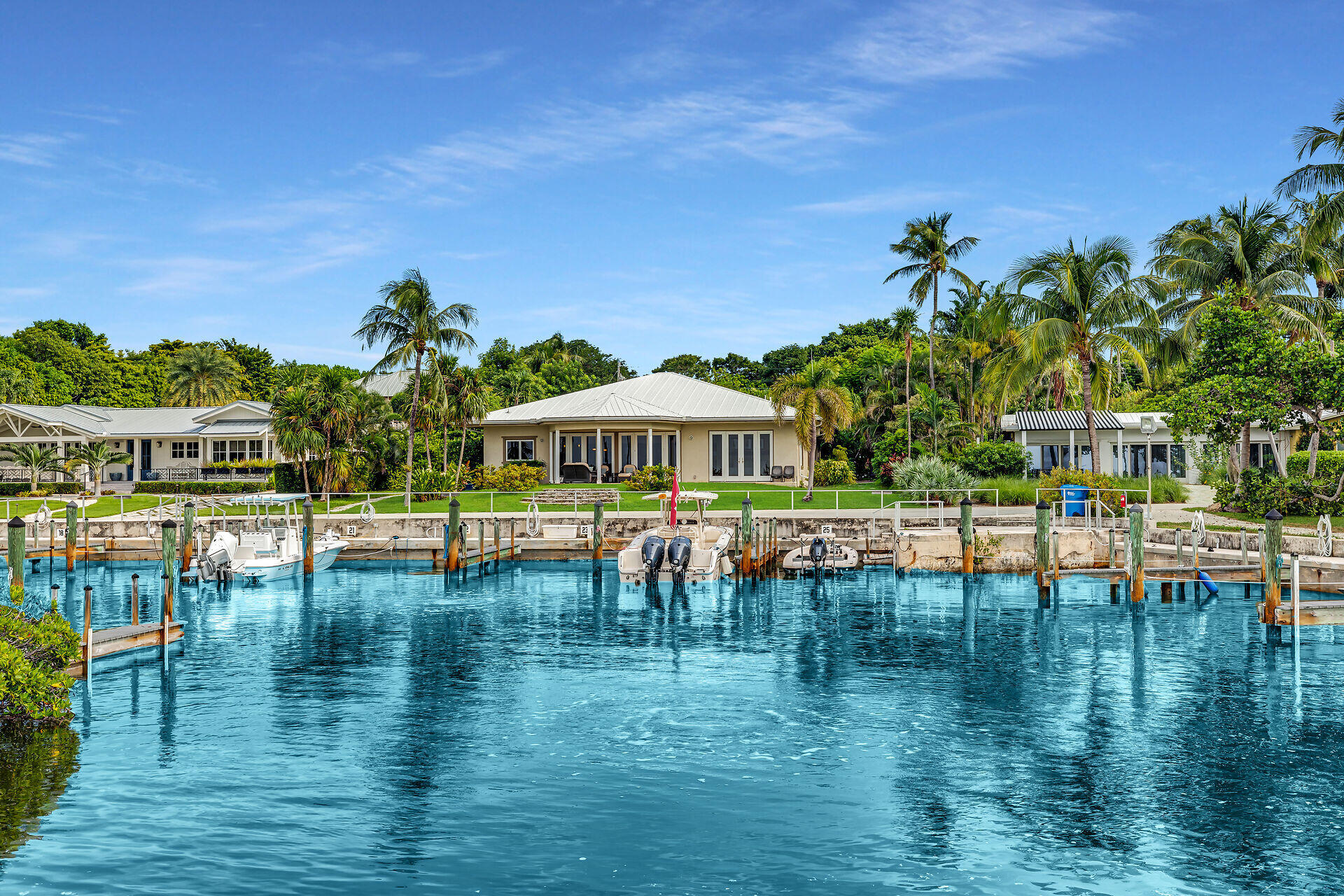 18 Pen Key Club — photo