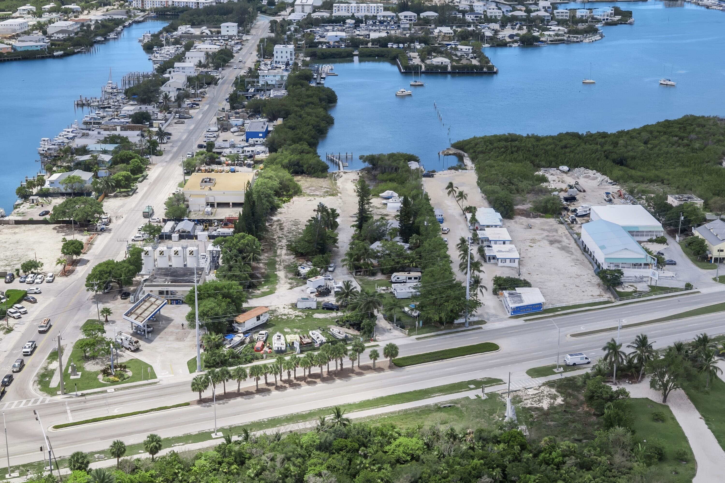 13755 Overseas Highway — photo