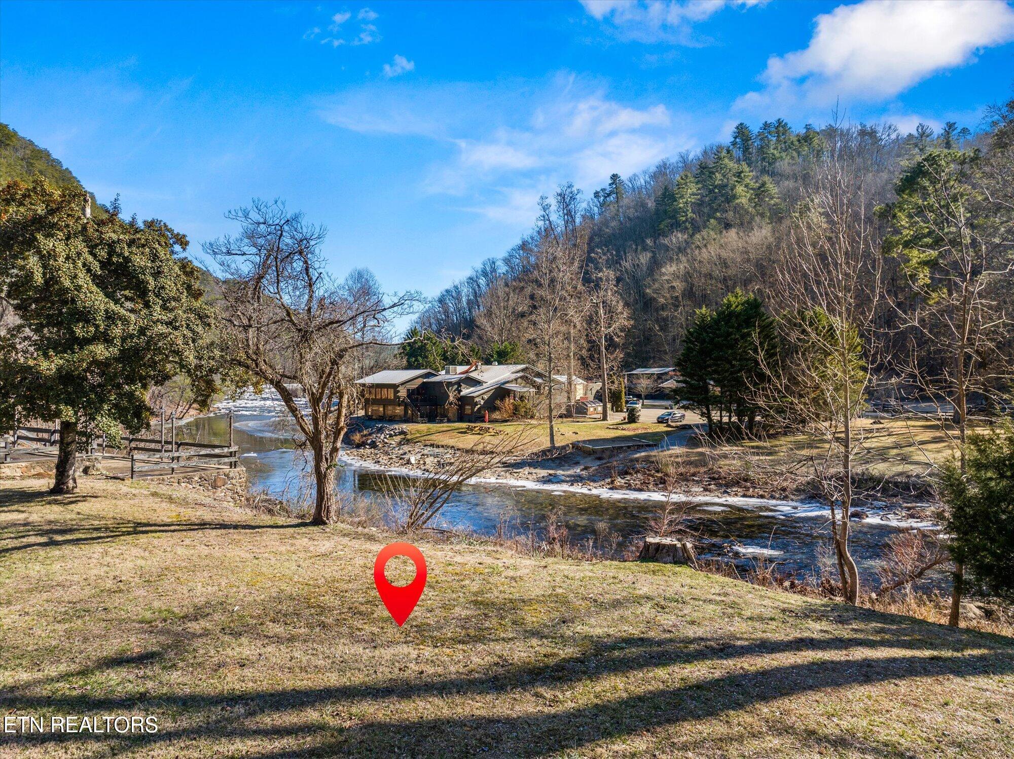 264 Rafter Rd, Tellico Plains, TN 37385