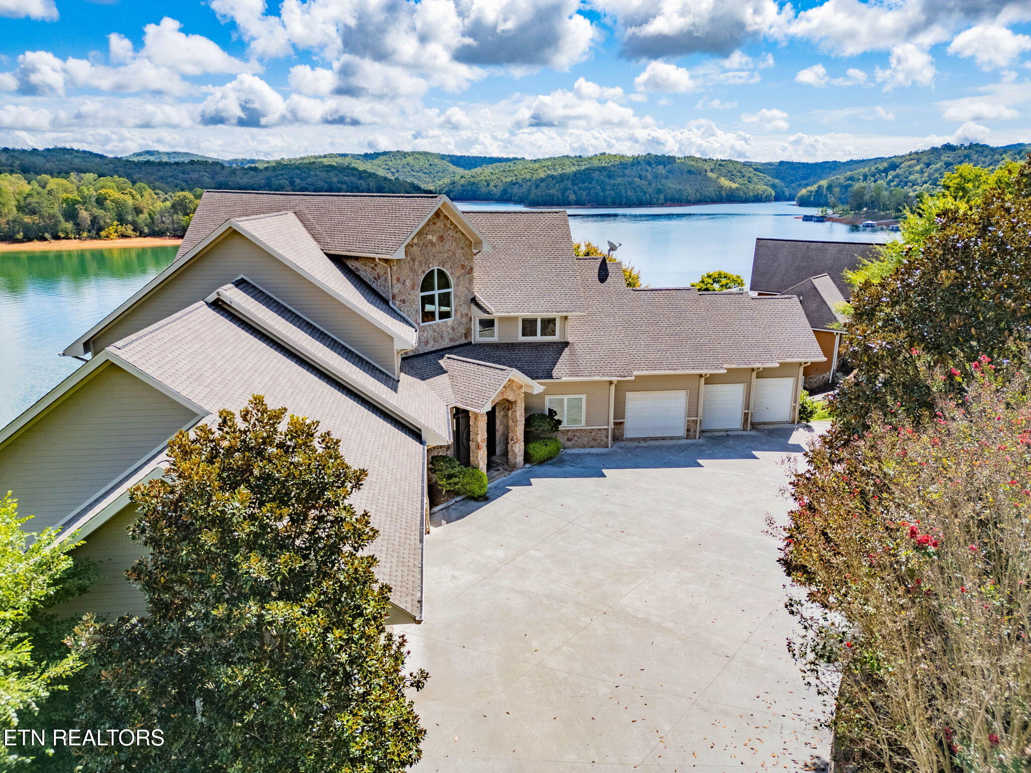 643 Crown Pointe Rd, LaFollette, TN 37766 — photo 2