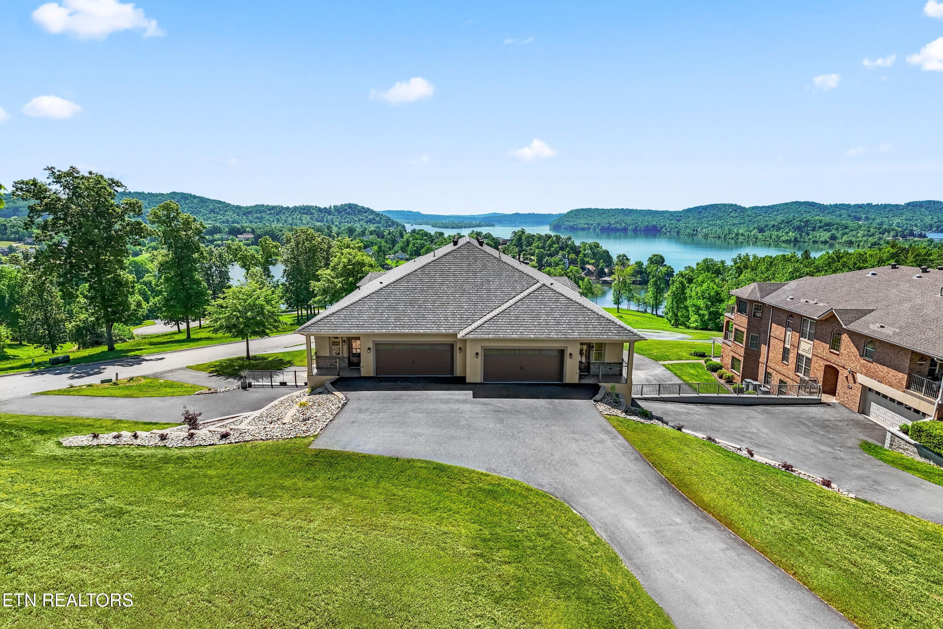 2432 Grand View Court — photo