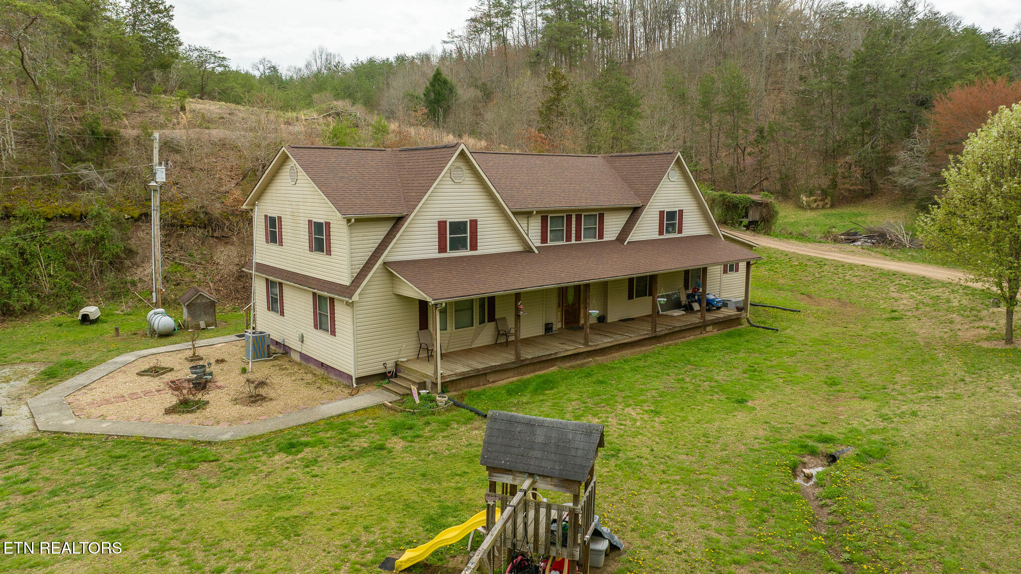 8651 Tazewell Hwy — photo