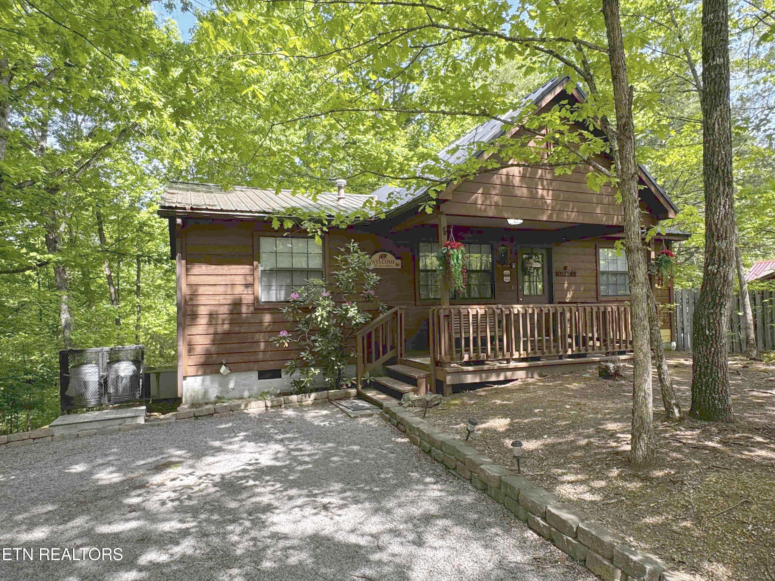 653 Oaks View Court — photo