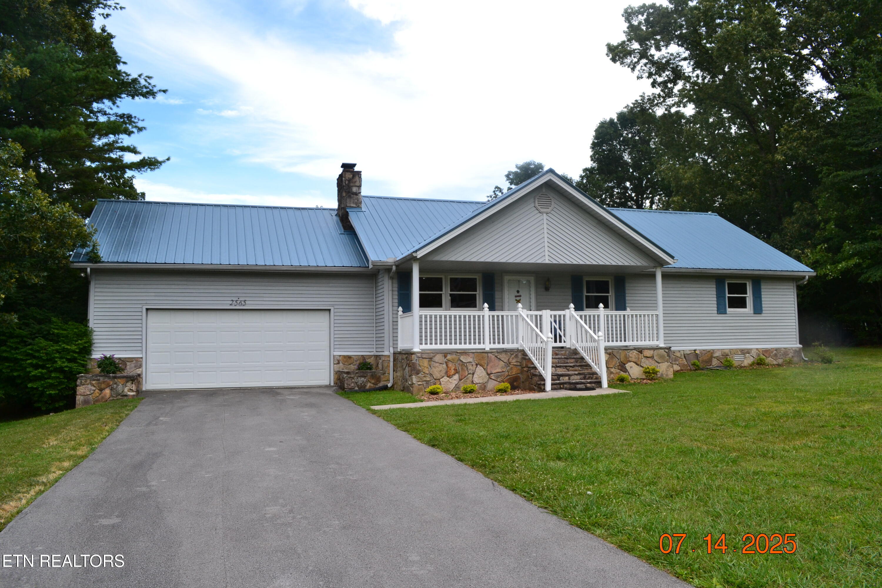 2565 Dunbar Rd — photo