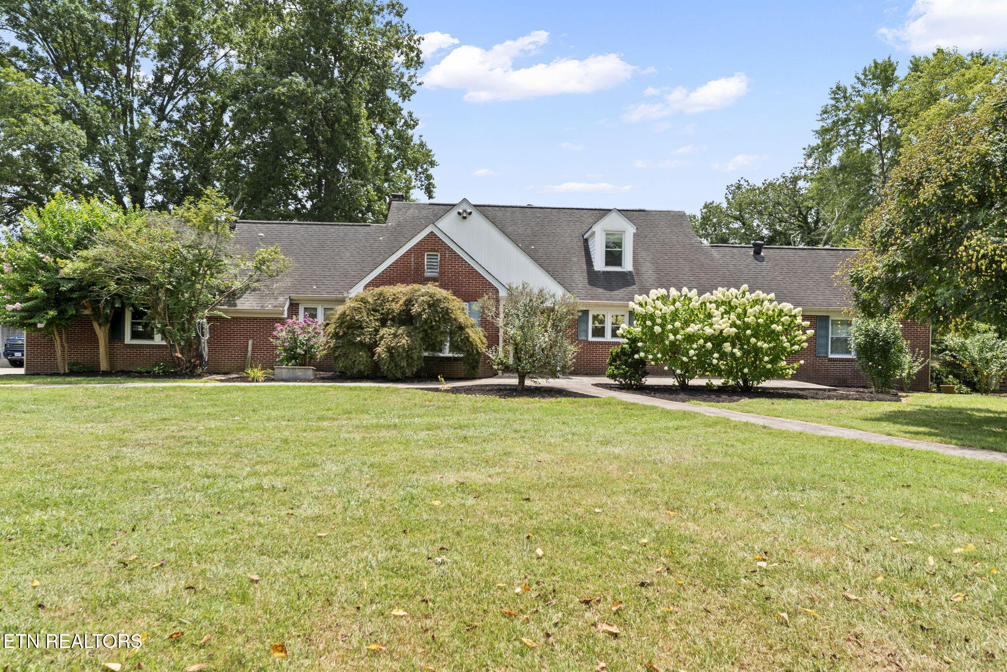 407 Eagle Bend Lane — photo