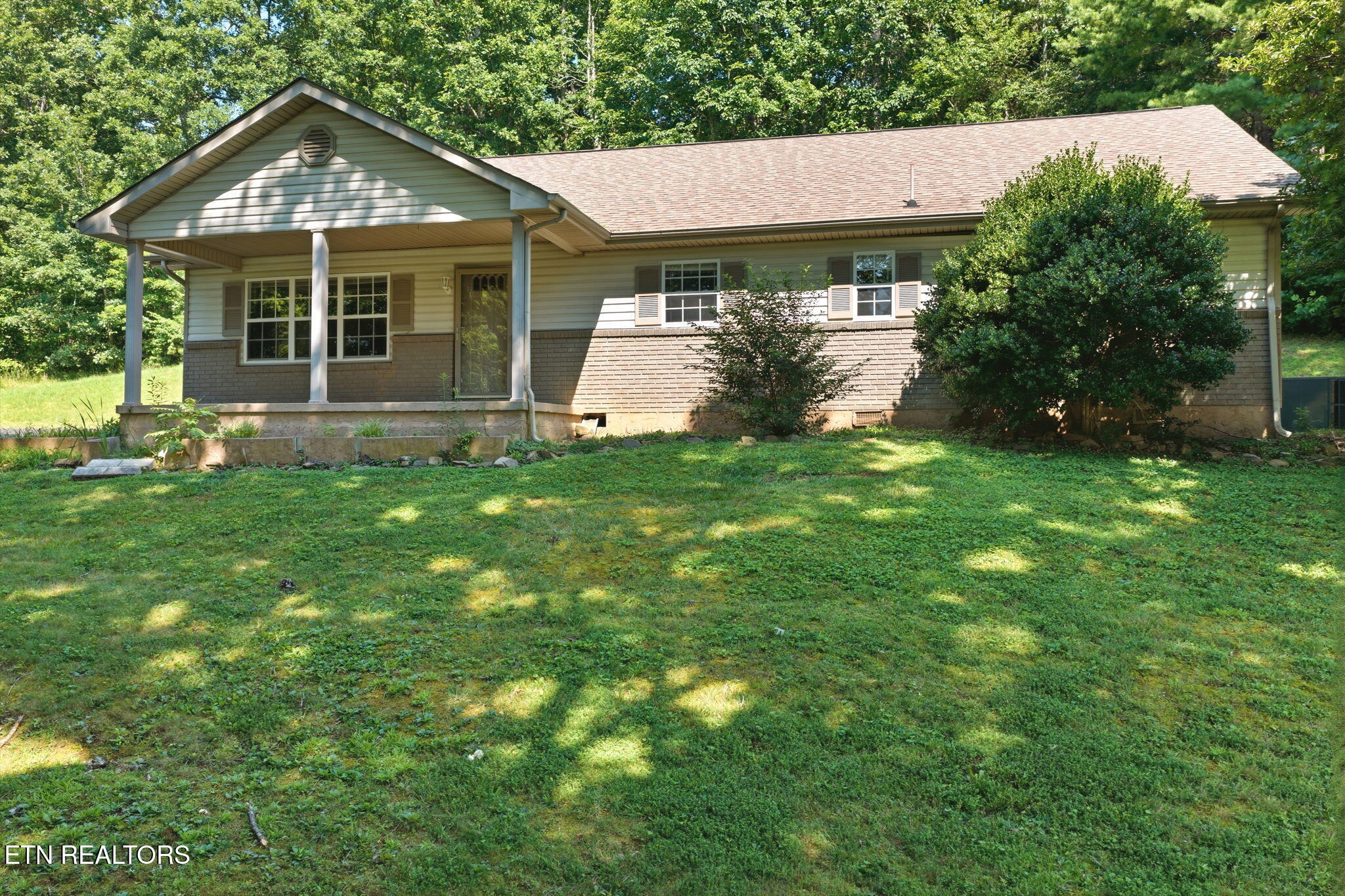 241 Skyline Drive — photo