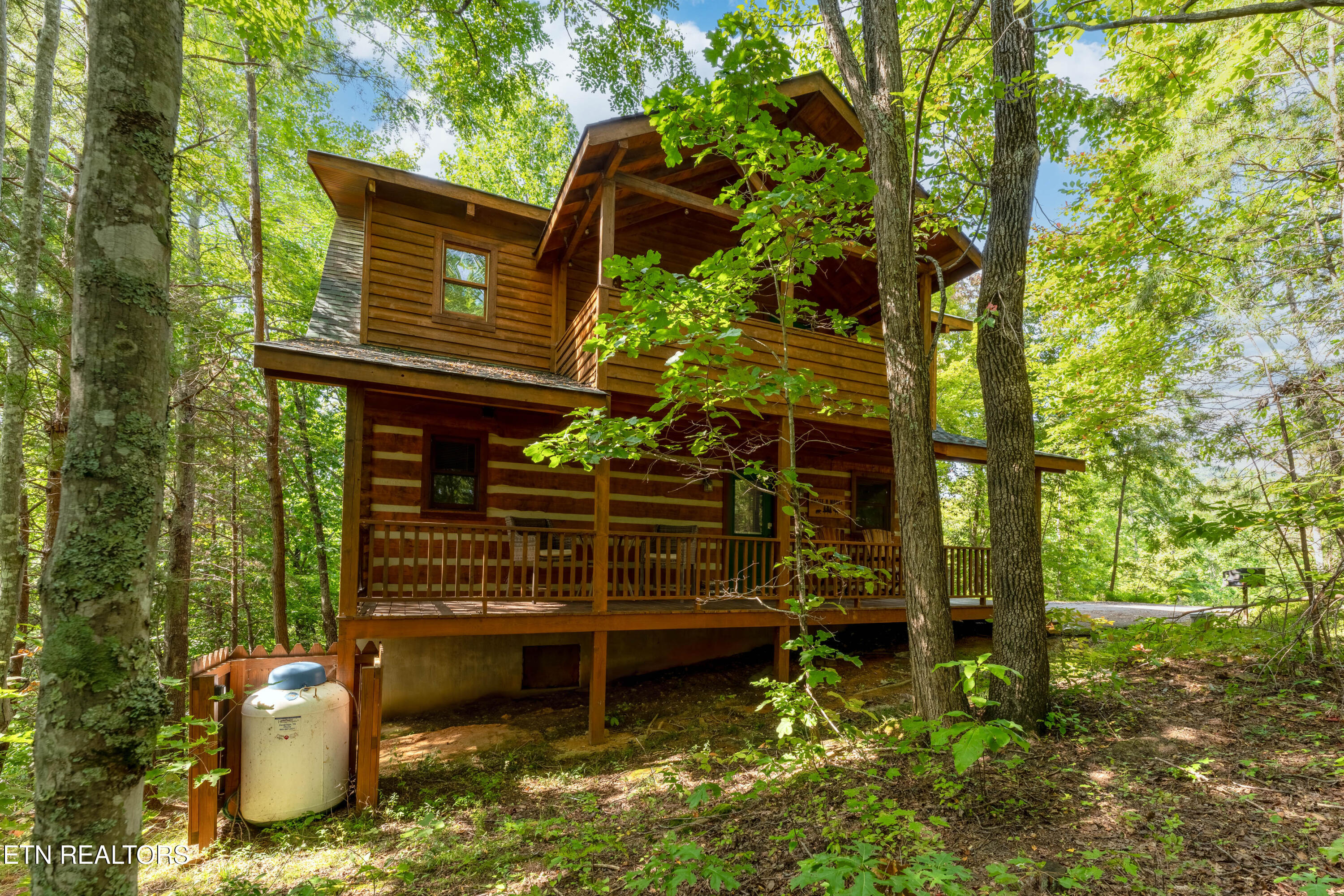 560 Thissa Way — photo