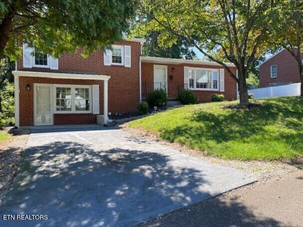 460 Ash St — photo