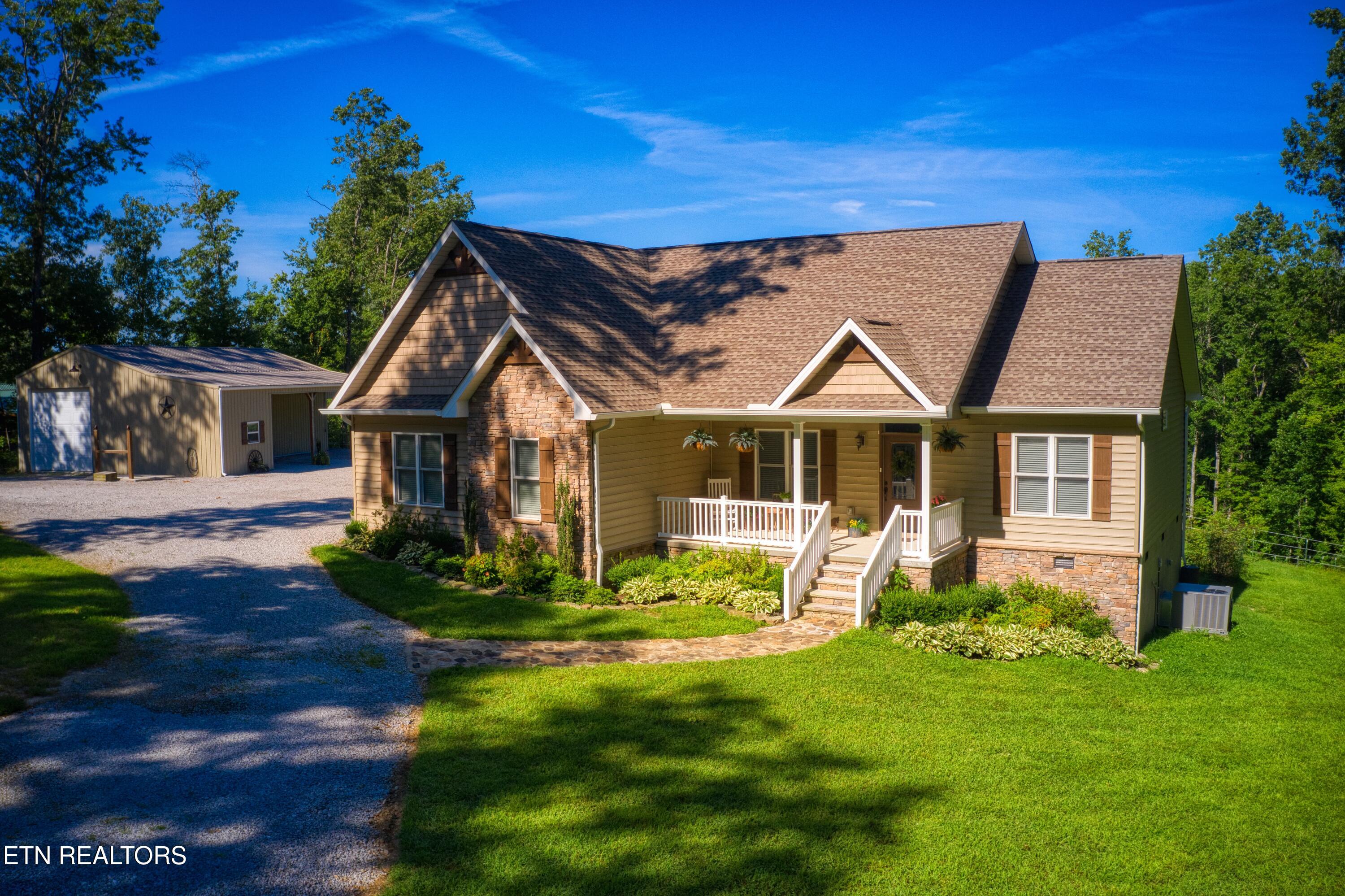 540 Buck Ridge Rd — photo