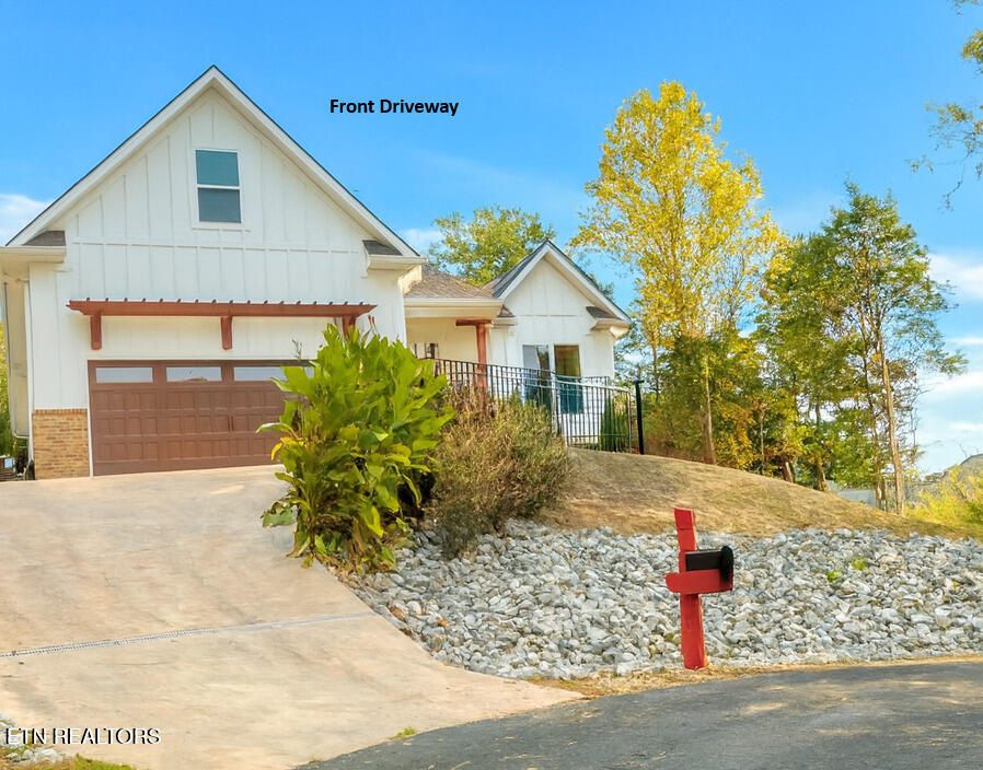 305 Kawga — photo