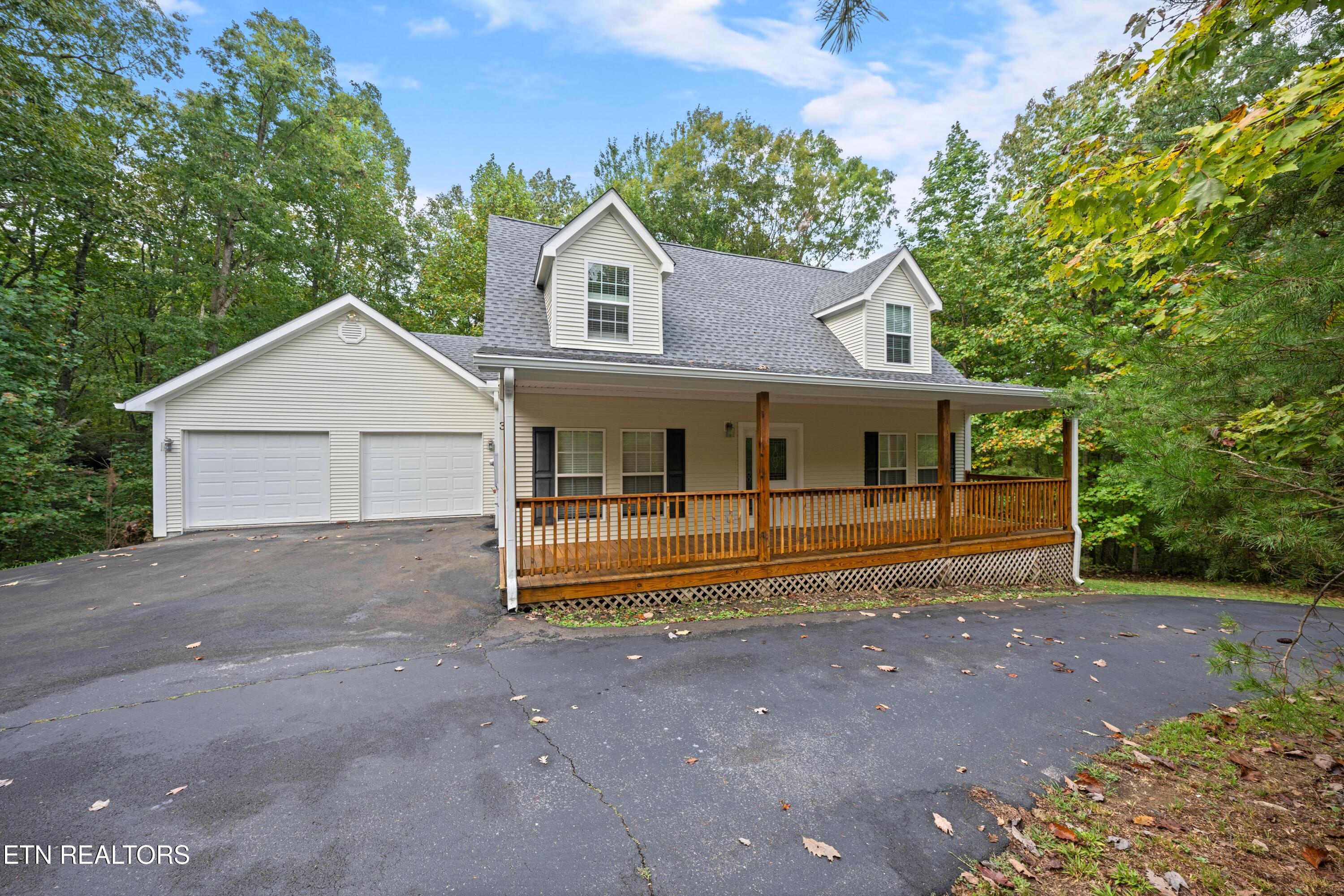 359 E Cove Rd — photo