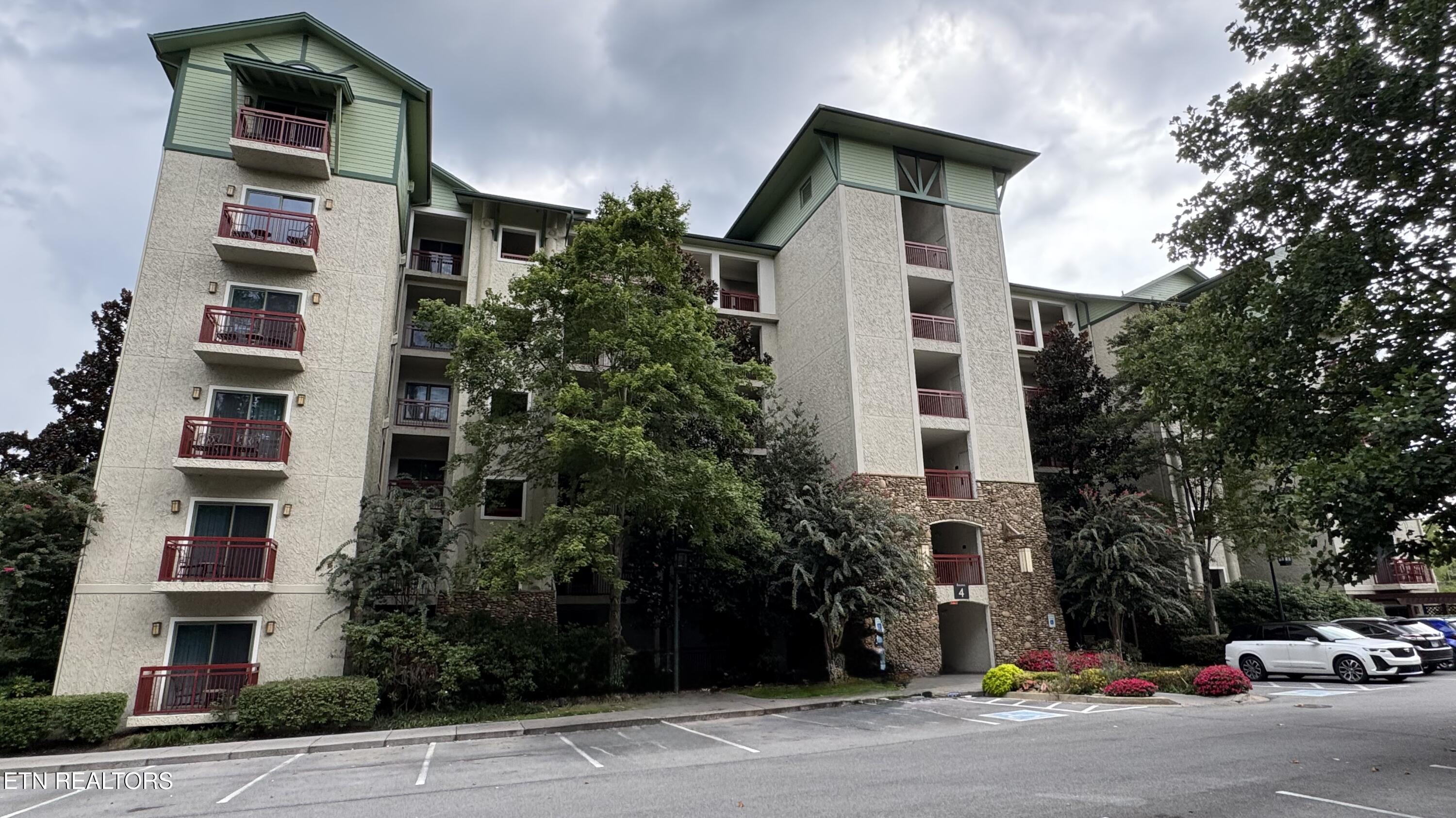 212 Dollywood Ln Unit 420 — photo