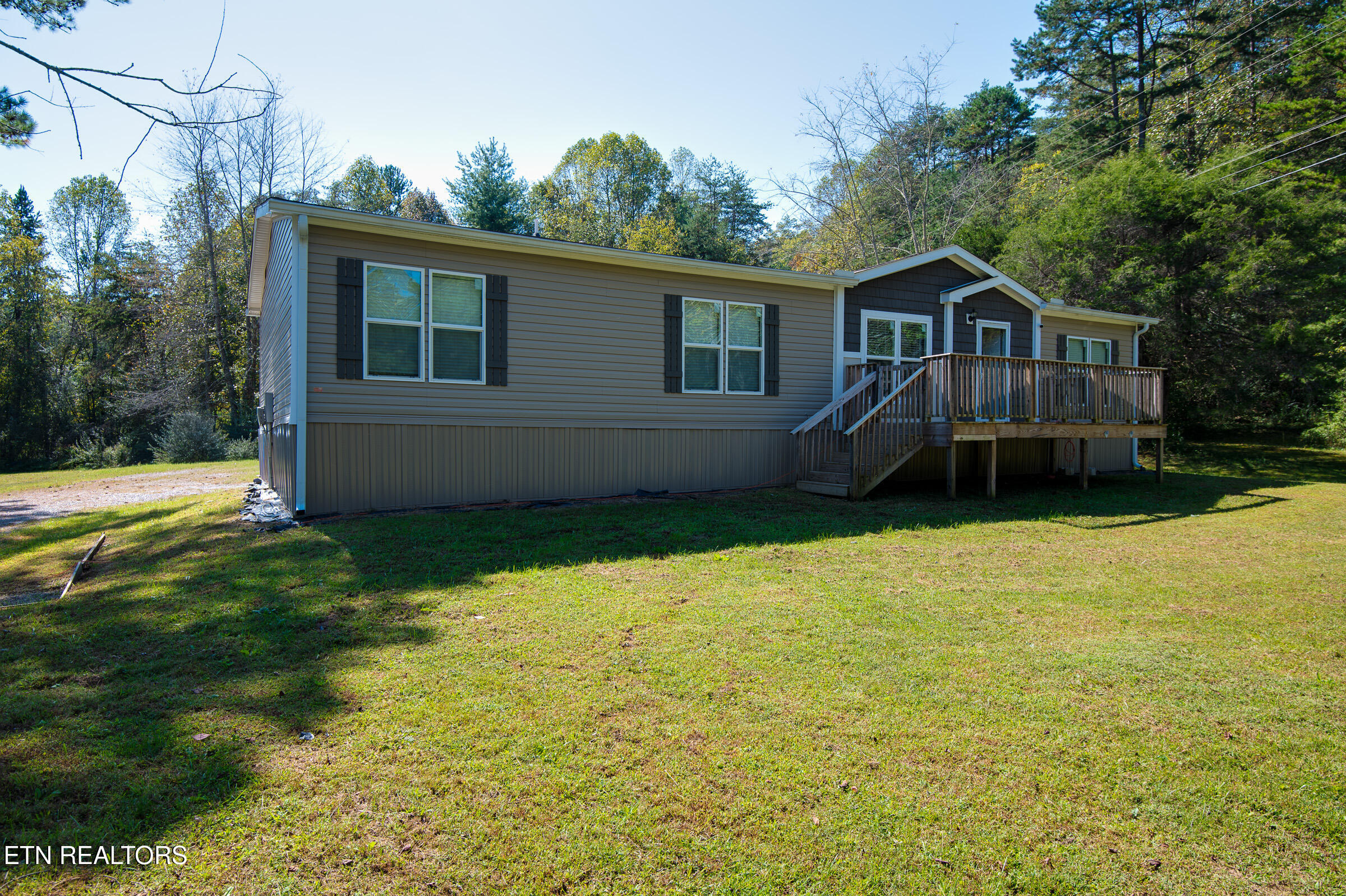 451 Shady Grove Rd, Lancing, TN 37770
